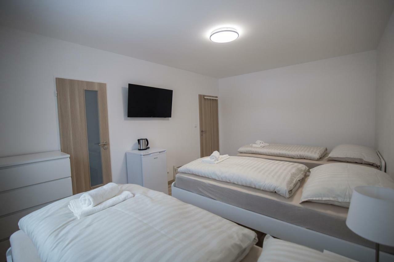 Apartment Simona Hostka  ภายนอก รูปภาพ