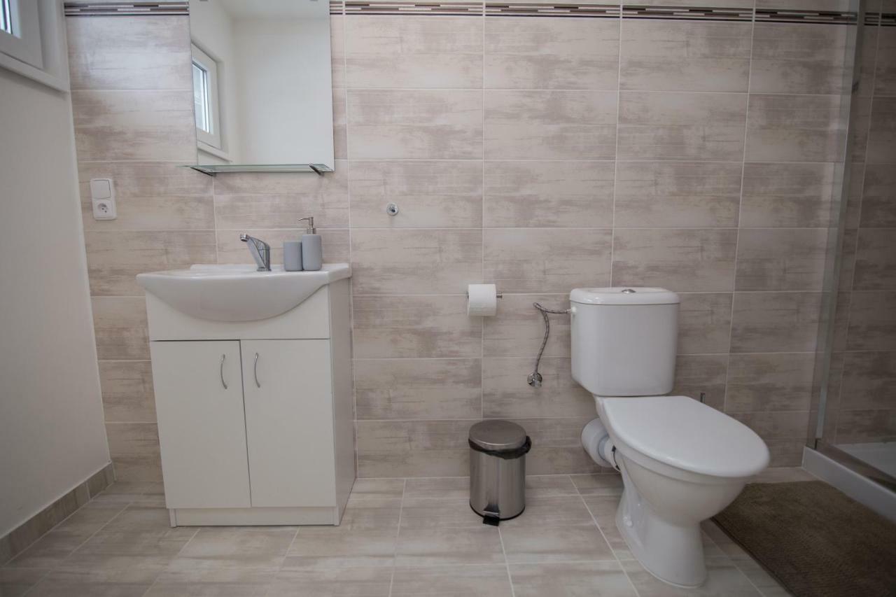 Apartment Simona Hostka  ภายนอก รูปภาพ