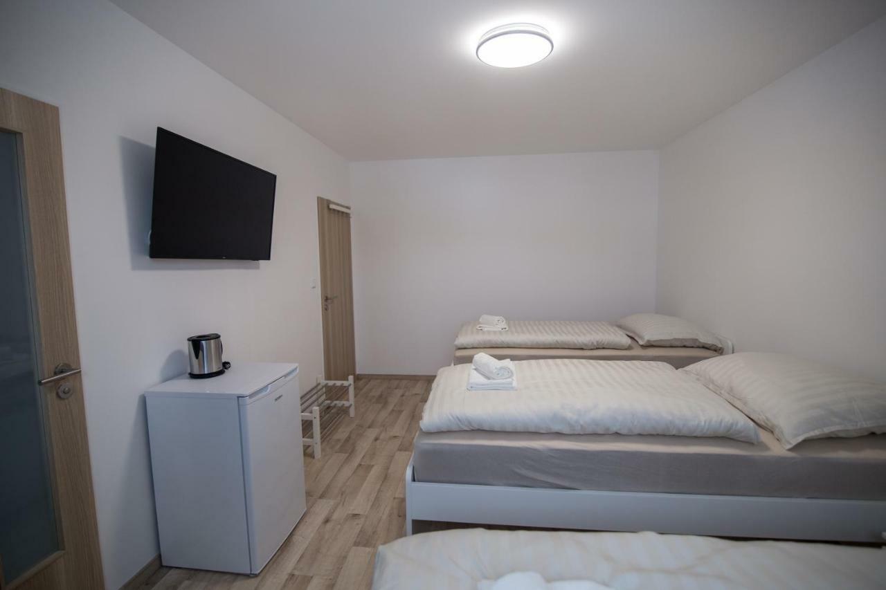 Apartment Simona Hostka  ภายนอก รูปภาพ