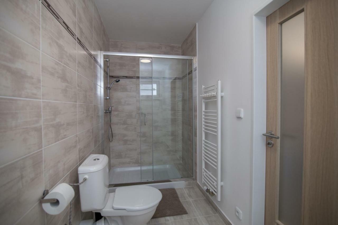 Apartment Simona Hostka  ภายนอก รูปภาพ