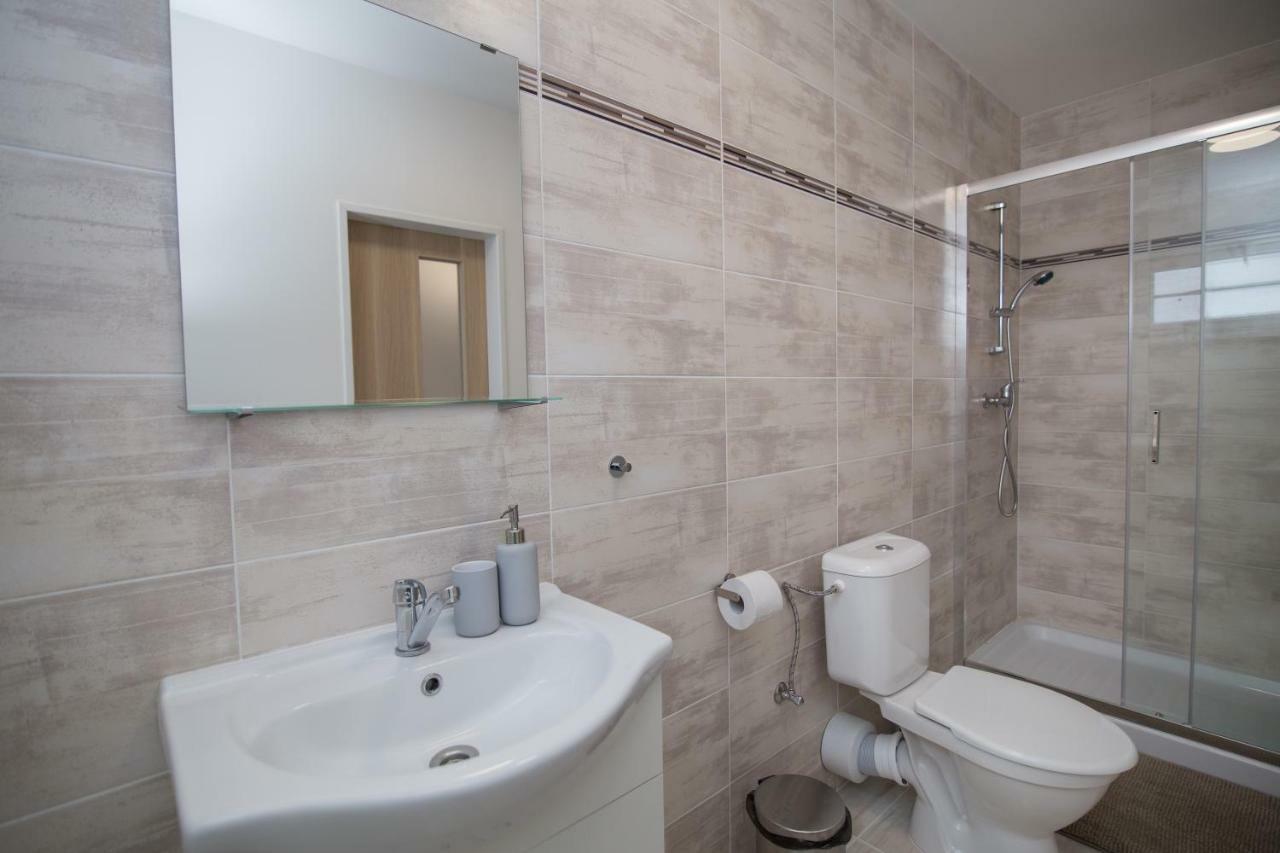 Apartment Simona Hostka  ภายนอก รูปภาพ